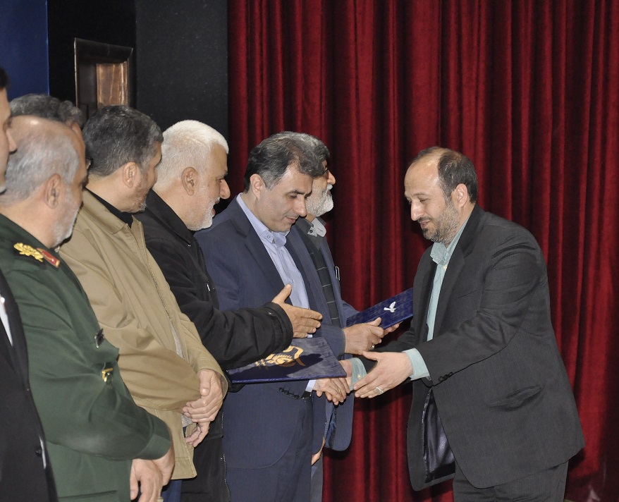 گیلان رکوردار تولید ۷۵۰ هزار تن برنج سفید/مردمی کردن اقتصاد یکی از پایه های تحقق اقتصاد مقاومتی است