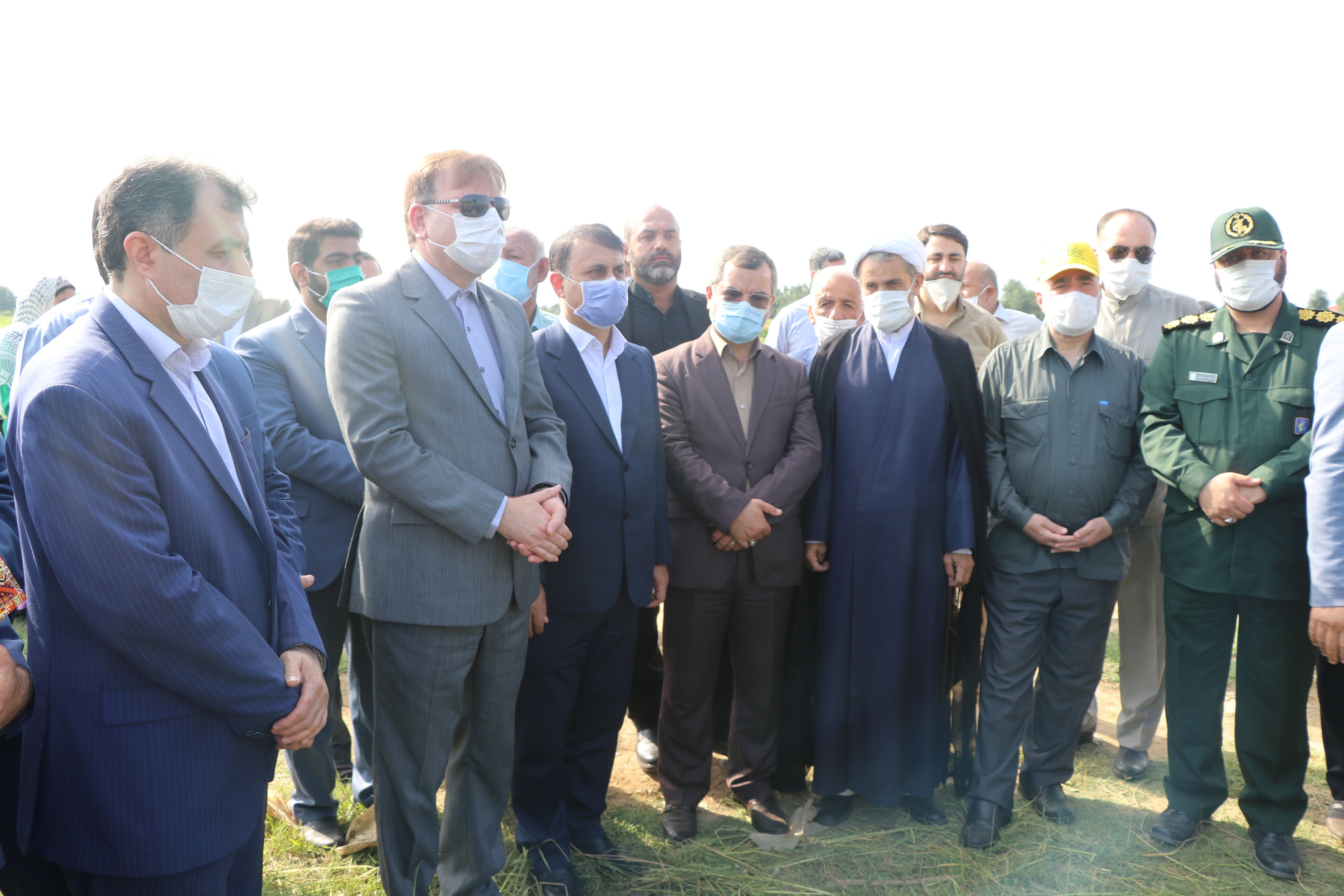 گزارش تصویری اولین برداشت مکانیزه برنج در گیلان