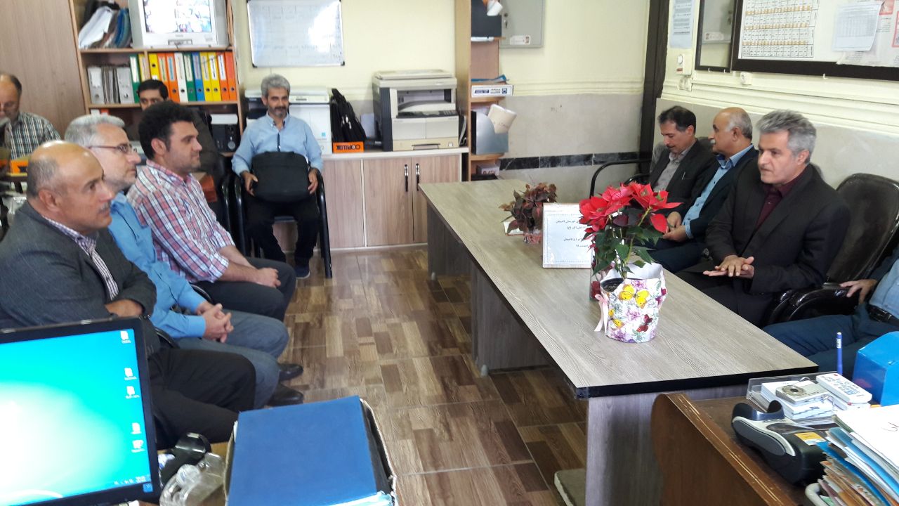 تجلیل از معلمان به مناسبت هفته بزرگداشت مقام معلم توسط مدیریت جهادکشاورزی شهرستان لاهیجان