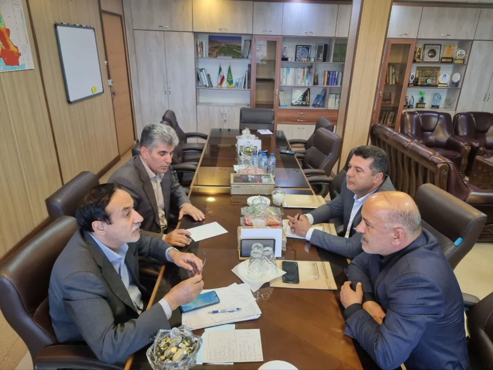 بازدید از  گلخانه مدرن گل و گیاه  زینتی  در سنگر