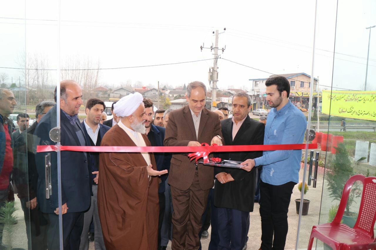 به مناسبت دهه مبارک فجرافتتاح واحد بسته بندی وسورتینگ برنج واقع در روستای میان پشته بخش مرکزی رودسر با حضور فرماندارمحترم شهرستان،امام جمعه محترم ،مدیرمحترم جهادکشاورزی رودسر،بخشدارمرکزی رودسر،شهردارو