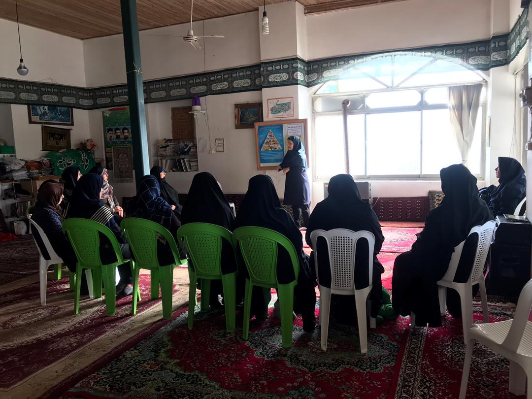 برگزاری کلاس آموزشی تغذیه سالم در شهرستان لاهیجان